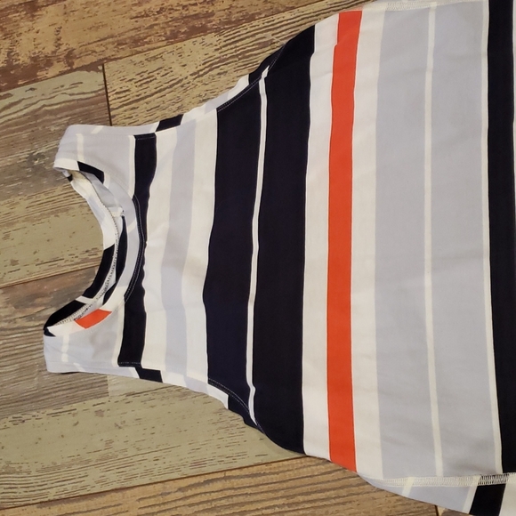 Striped Lululemon split back tank top - Picture 2 of 5